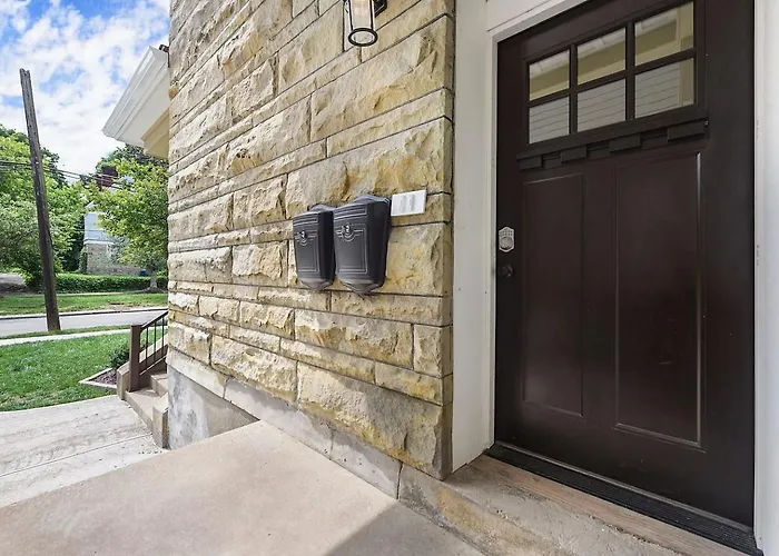 Free Parking+netflix+ Near Hospitals|food|shopping Pittsburgh
